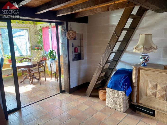 Image No.10-3 Bed House for sale