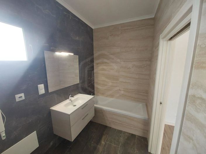 Image No.17-4 Bed Apartment for sale