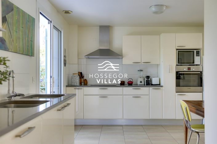 Image No.10-4 Bed House for sale