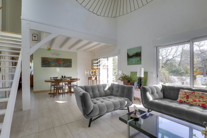 Image No.2-4 Bed House for sale