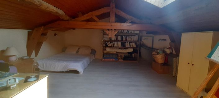 Image No.24-6 Bed House for sale