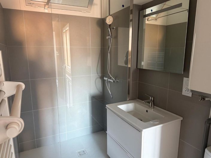 Image No.10-Appartement de 2 chambres à vendre à Aubenas