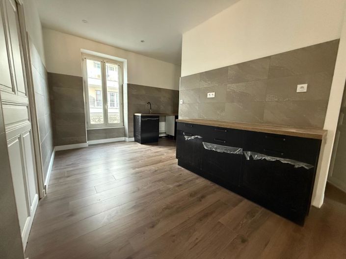 Image No.5-Appartement de 2 chambres à vendre à Aubenas