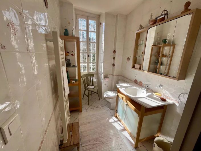 Image No.10-6 Bed House for sale