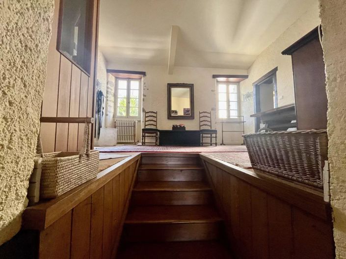 Image No.11-6 Bed House for sale