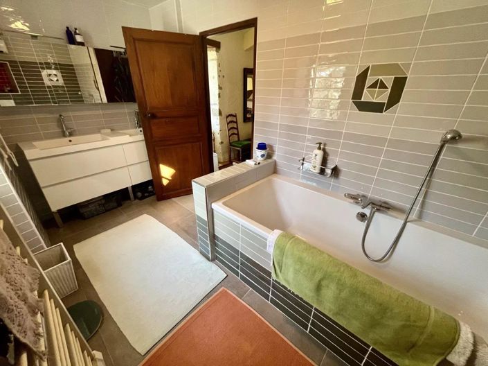 Image No.13-6 Bed House for sale