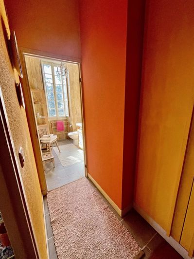 Image No.17-6 Bed House for sale