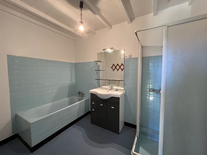 Image No.17-10 Bed House for sale