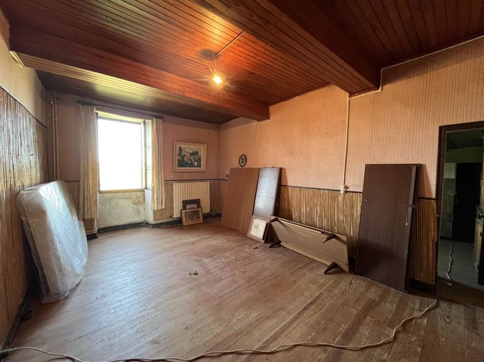 Image No.25-10 Bed House for sale