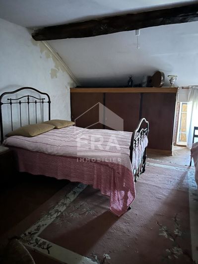 Image No.10-5 Bed House for sale