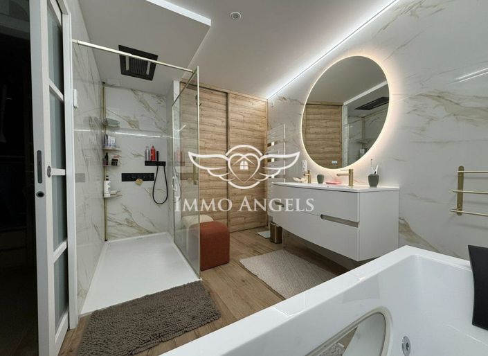 Image No.12-3 Bed Property for sale