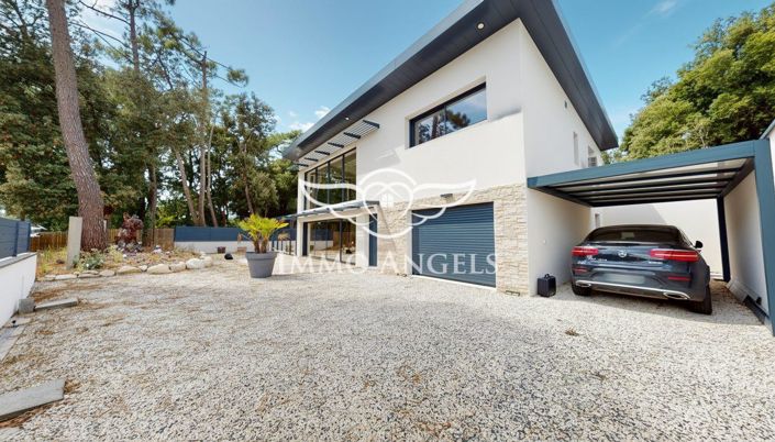 Image No.20-3 Bed Property for sale