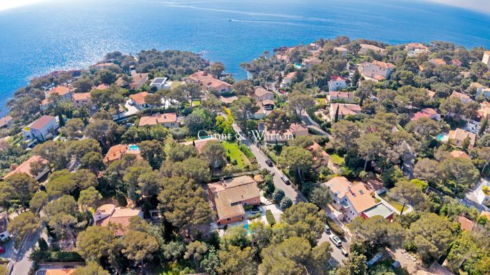 Image No.2-Propriété de 4 chambres à vendre à Saint-Raphael