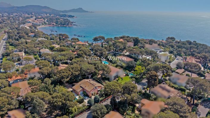 Image No.3-Propriété de 4 chambres à vendre à Saint-Raphael