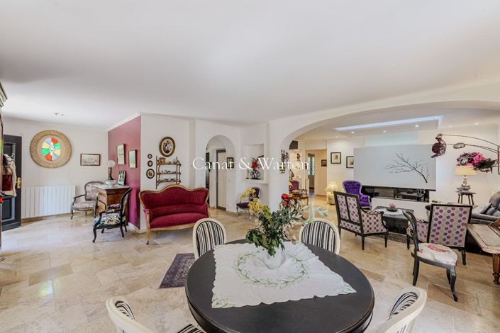 Image No.6-Propriété de 4 chambres à vendre à Saint-Raphael