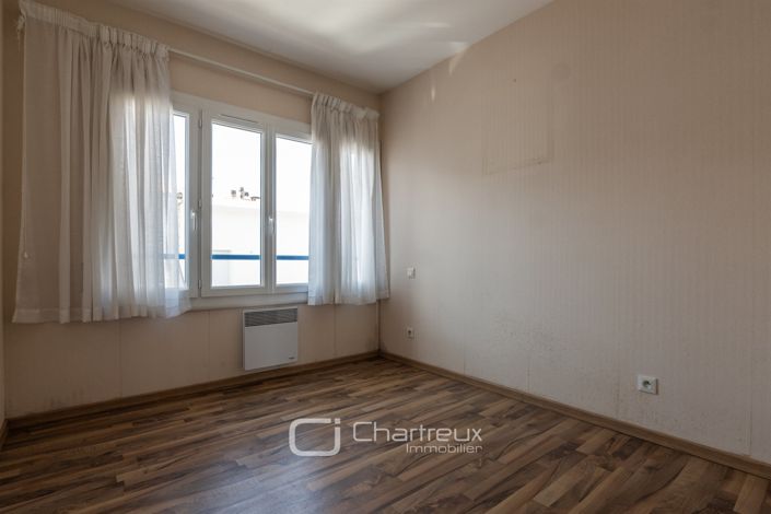 Image No.8-3 Bed House for sale