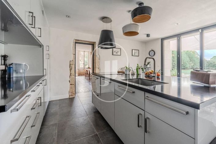 Image No.9-Maison de 10 chambres à vendre à Saint-Étienne-du-Grès