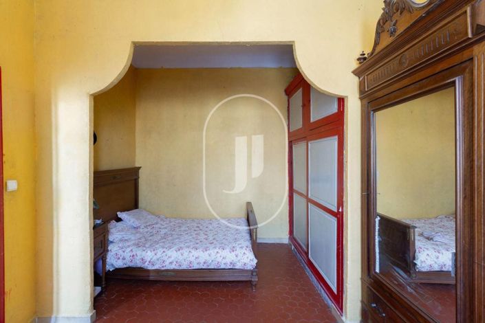 Image No.12-9 Bed House for sale