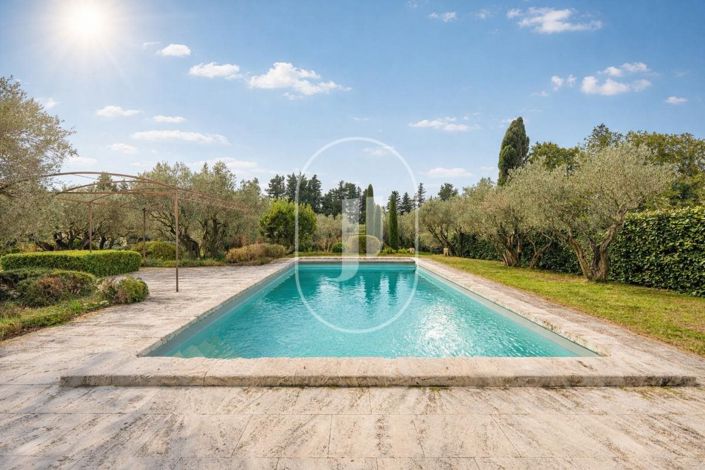 Image No.2-6 Bed House for sale