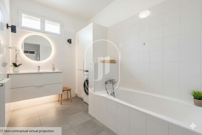 Image No.5-6 Bed House for sale