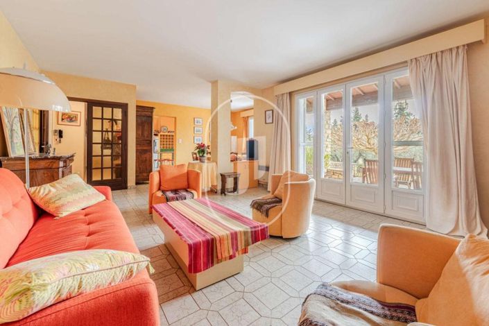 Image No.7-6 Bed House for sale