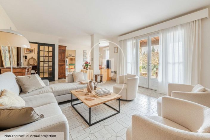 Image No.8-6 Bed House for sale