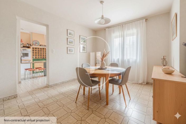 Image No.9-6 Bed House for sale