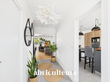 1 - Les Sorinières, House