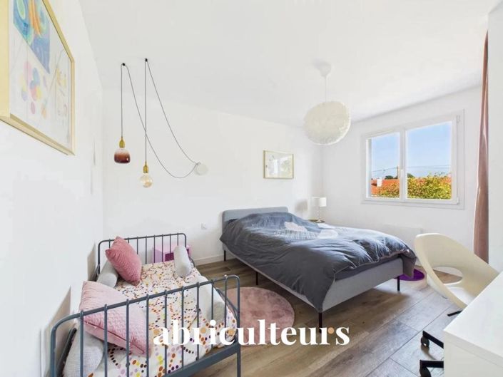 Image No.11-4 Bed House for sale