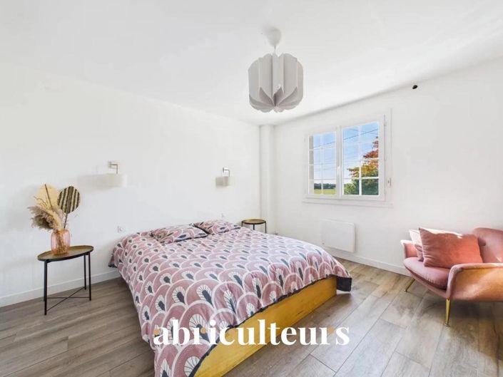 Image No.8-4 Bed House for sale