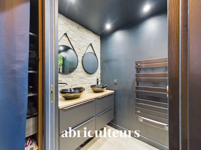 Image No.5-5 Bed House for sale