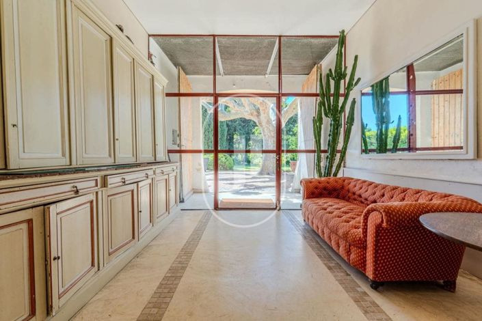 Image No.6-6 Bed House for sale