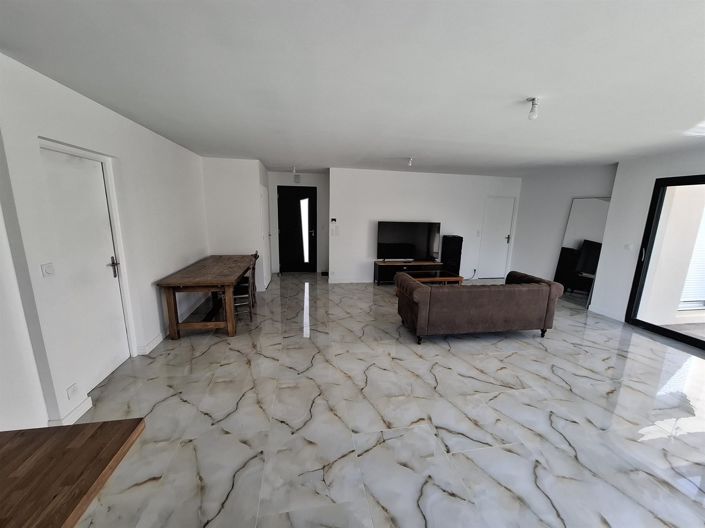 Image No.4-3 Bed House for sale