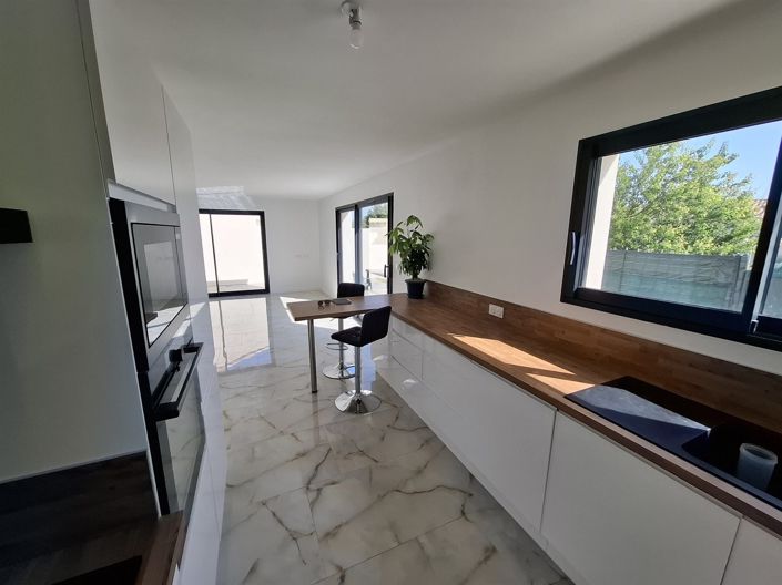 Image No.7-3 Bed House for sale