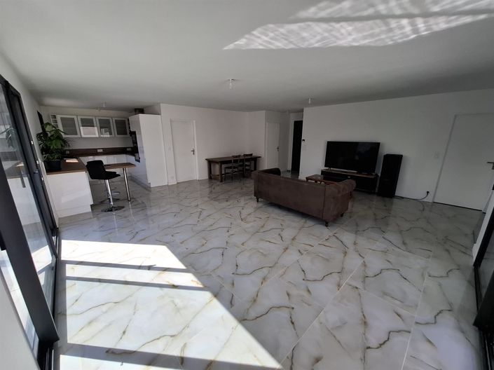 Image No.8-3 Bed House for sale