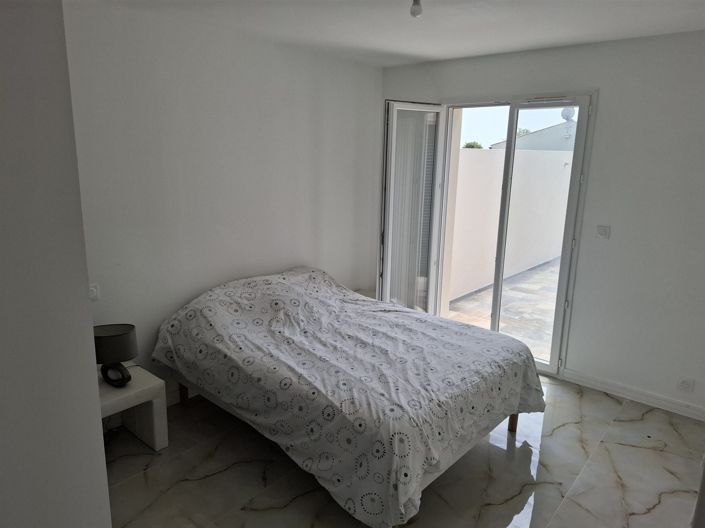 Image No.9-3 Bed House for sale