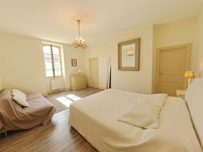 Image No.15-3 Bed House for sale