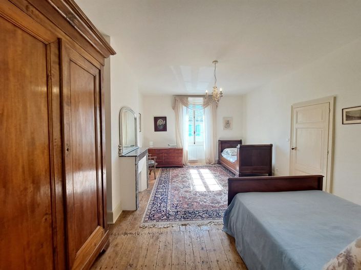 Image No.19-3 Bed House for sale