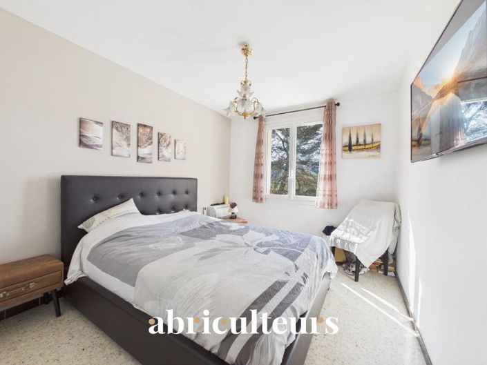 Image No.15-2 Bed House for sale