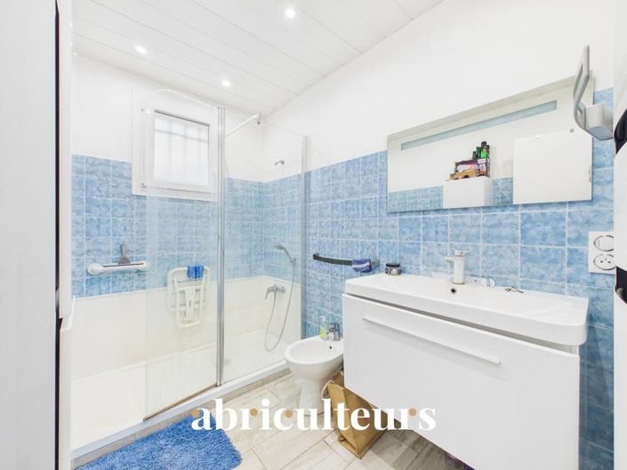 Image No.17-2 Bed House for sale