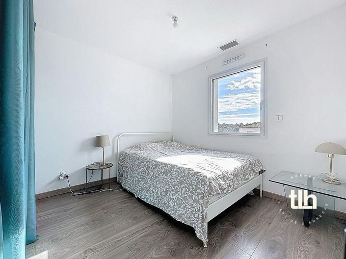 Image No.7-4 Bed House for sale