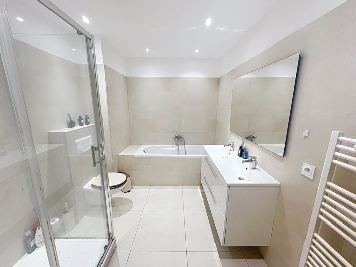 Image No.10-3 Bed Apartment for sale