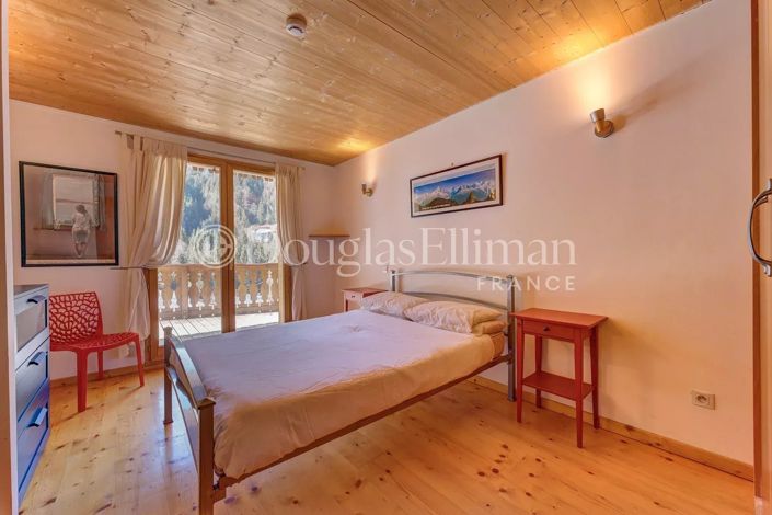 Image No.13-7 Bed House for sale