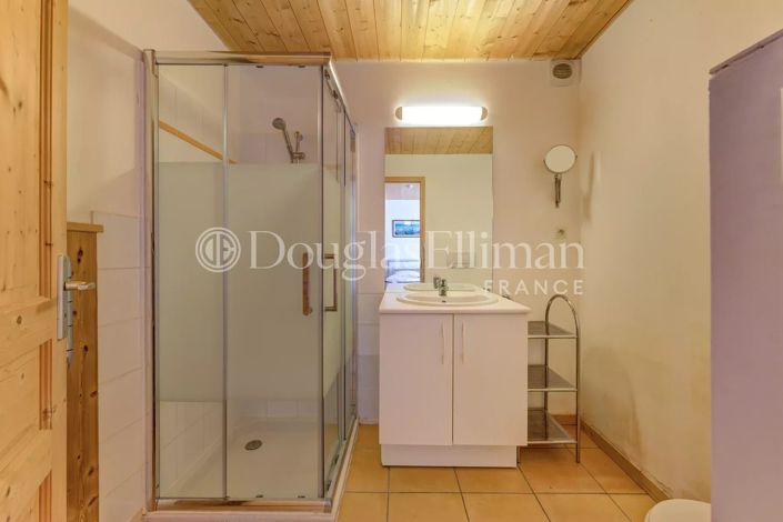 Image No.14-7 Bed House for sale