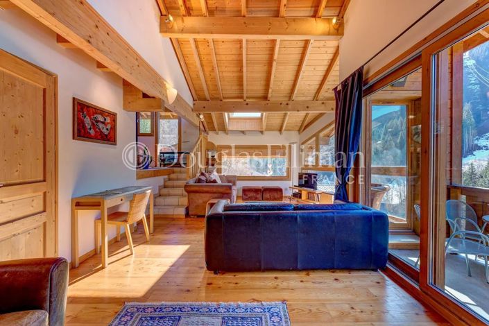 Image No.8-7 Bed House for sale