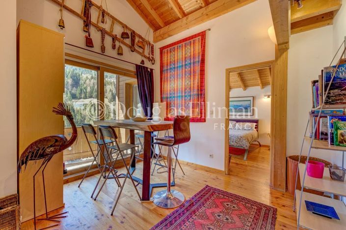 Image No.9-7 Bed House for sale