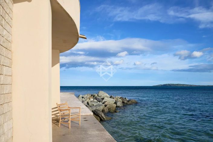 Image No.17-7 Bed House for sale