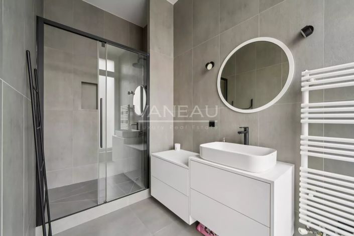 Image No.18-5 Bed Apartment for sale