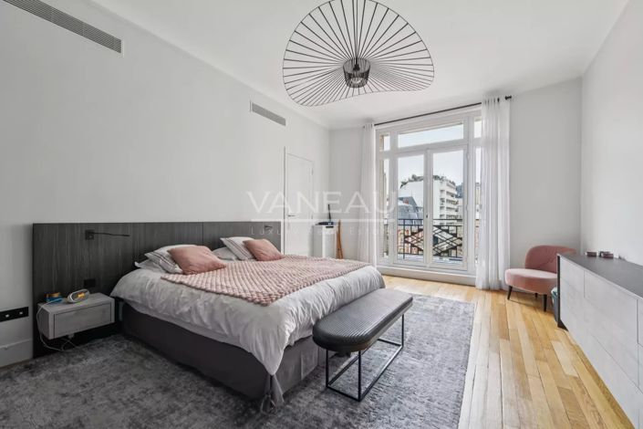 Image No.9-5 Bed Apartment for sale