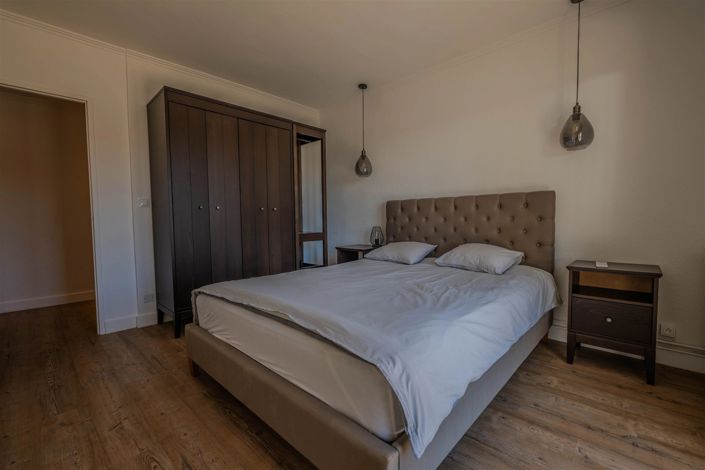 Image No.11-6 Bed House for sale